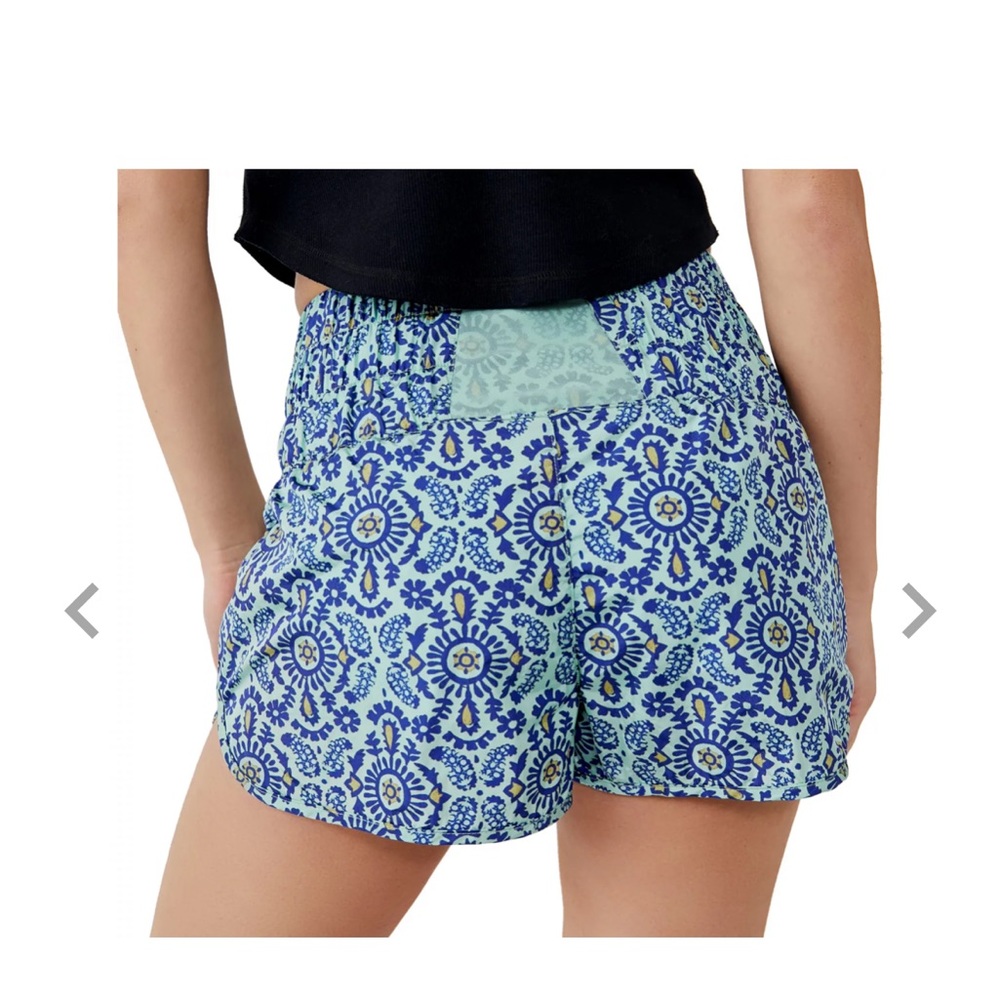 Free People Movement (FP) The Way Home short size Medium - Picture 2 of 6